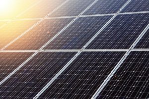 Empresa instal·ladora de panells solars Efhys Andorra treballa de manera exclusiva amb plaques fotovoltaiques, garantint així tenir una gran experiència i obtenint un millor preu en els kits fotovoltaics.